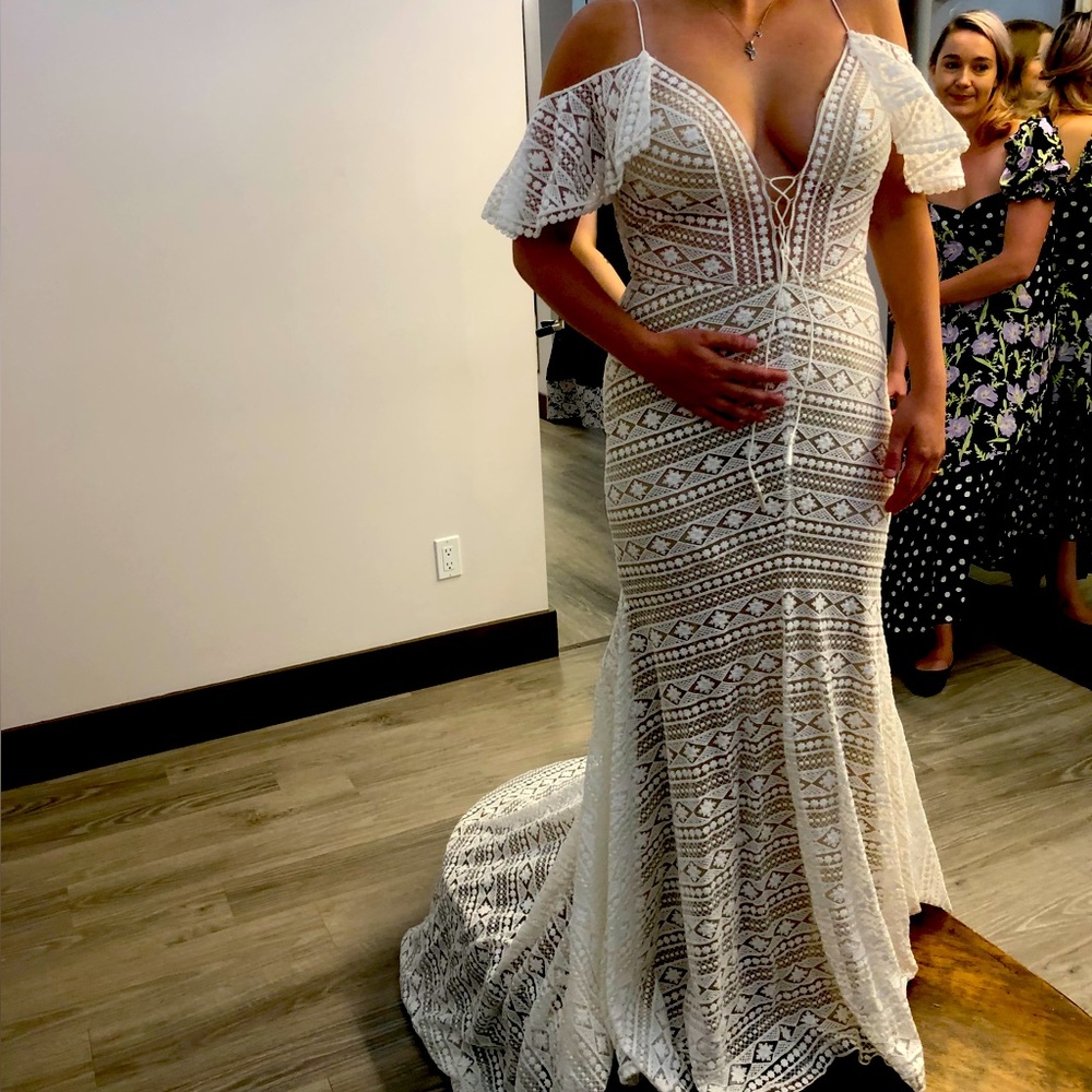 Never worn wedding dress